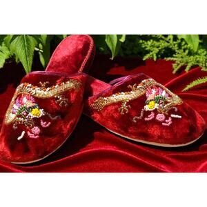 Vintage Embroidered Velvet Slippers (39) with Dragon Design